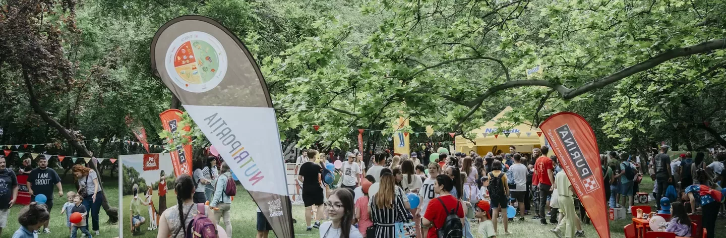 Copii participand la activitati Nestle la 1uniFest 