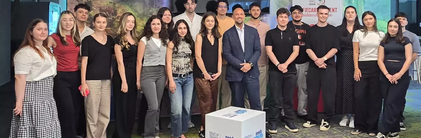 Studenti participanti la programul Summer's Cool al Nestlé Romania