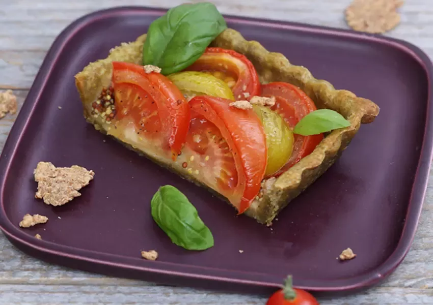 Tarte usoare cu rosii si blat de cereale