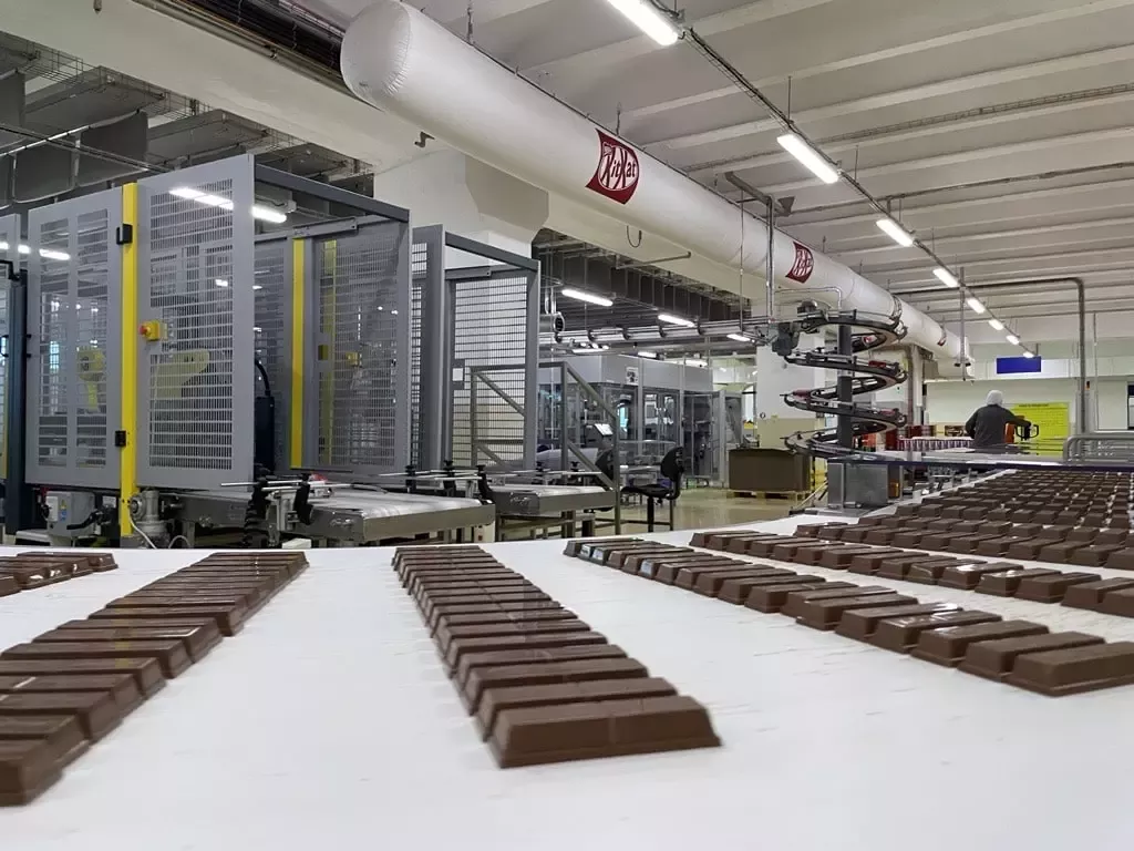 Fiecare al patrulea român mănâncă un KitKat® podus la fabrica Nestlé din Sofia
