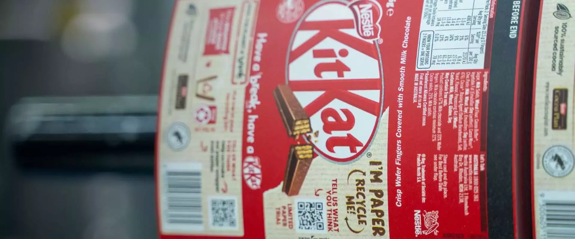 ambalaj KitKat de hârtie în producție