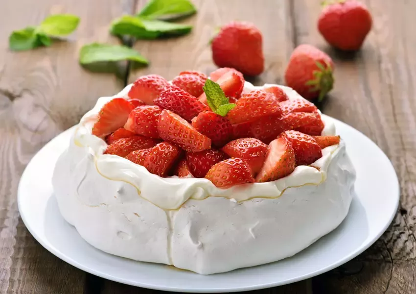 Foto Pavlova cu căpșuni
