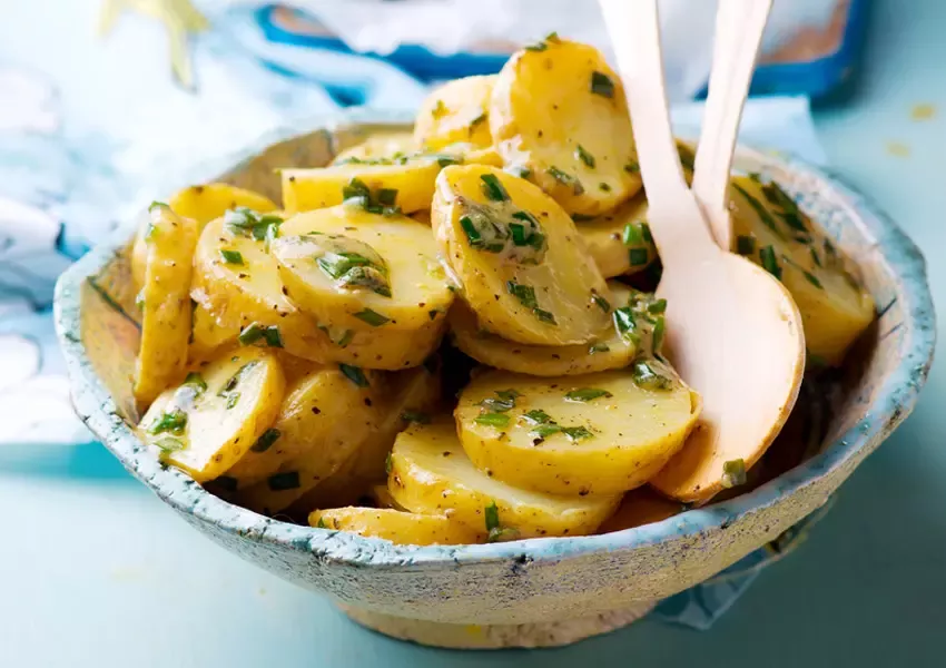 Foto Salată de cartofi cu ierburi aromatice
