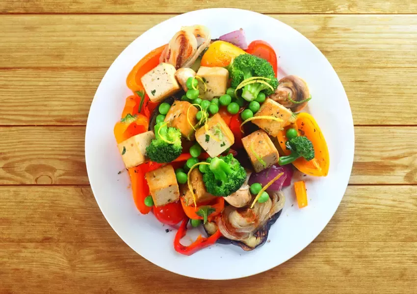 Foto Salată de toamnă cu brânză tofu și morcov